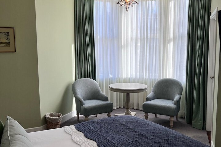 Room 16 of 144
