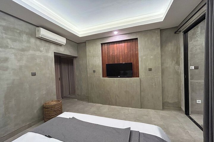 Room 5 of 86