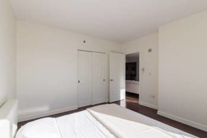 Room 8 of 23