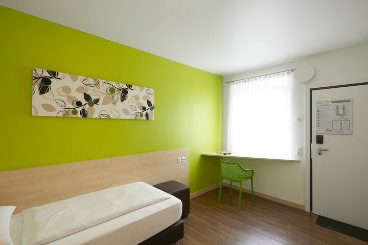 Room 5 of 36