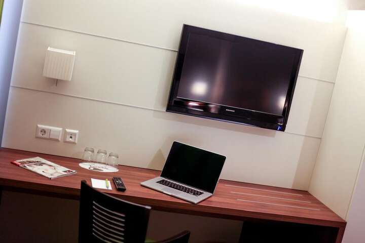 Room 7 of 37