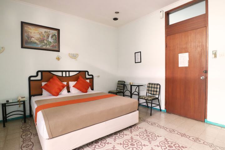 Room 18 of 26