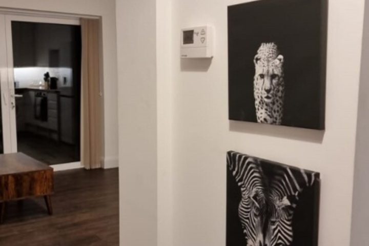 Room 11 of 17