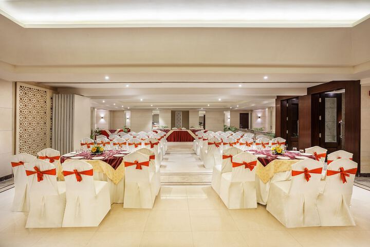 Ballroom/Hall 20 of 21
