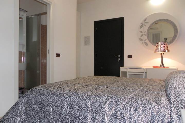 Room 2 of 52