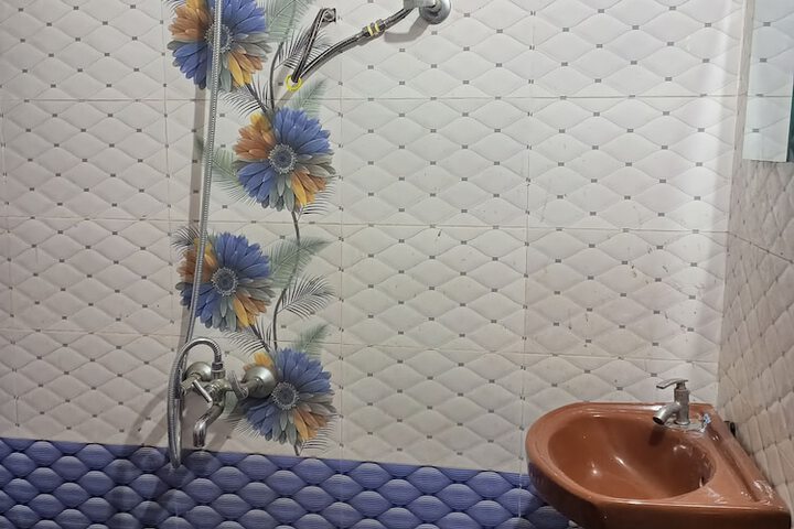 Room 14 of 33