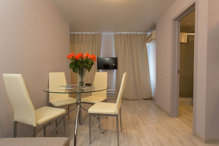 Room 27 of 103