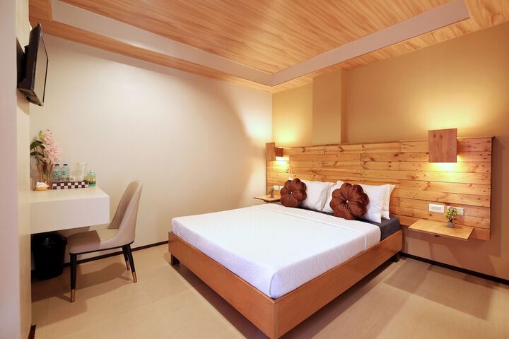 Room 4 of 36