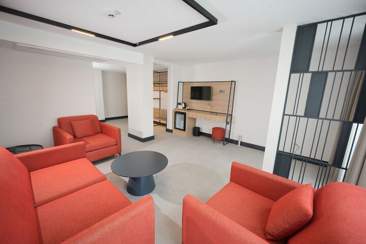 Room 21 of 27