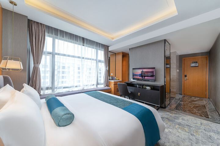 Room 10 of 21