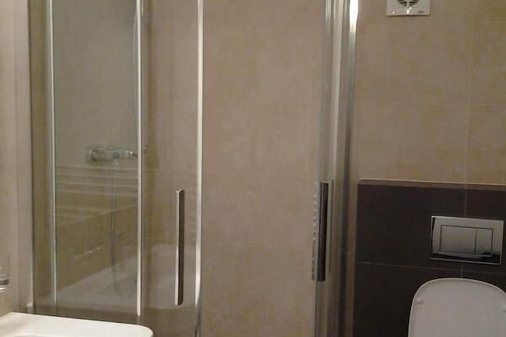 Room 19 of 38