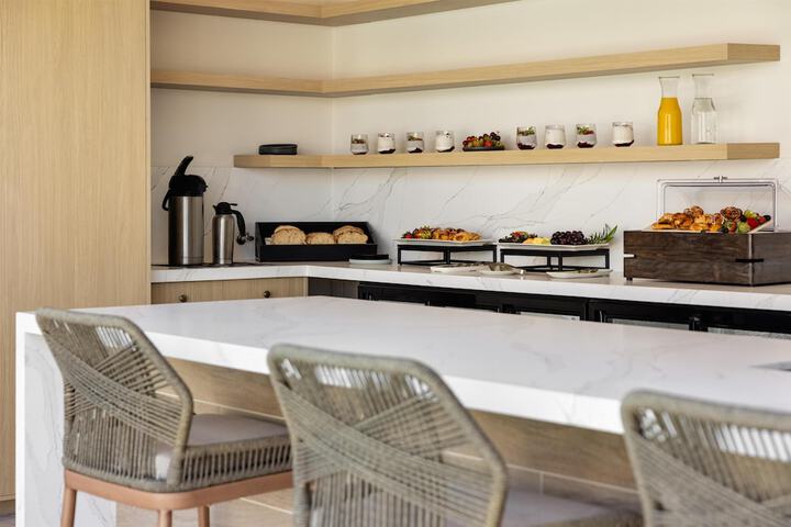 Breakfast area