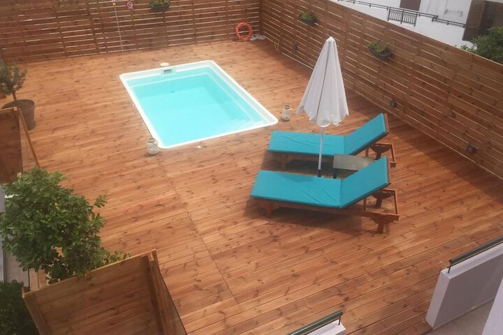 Hotel Pool