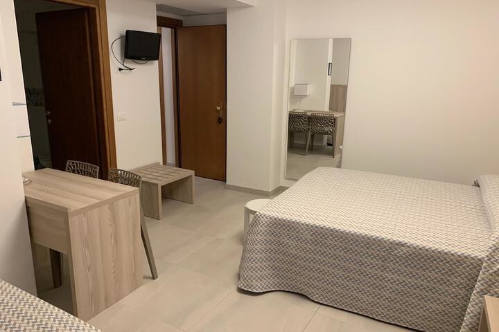 Room 27 of 47
