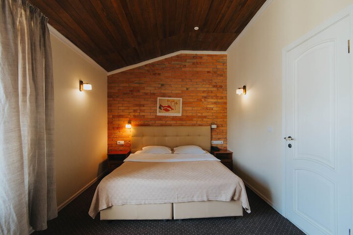 Room 5 of 39
