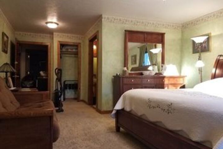 Room 24 of 66