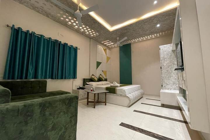 Room 18 of 23