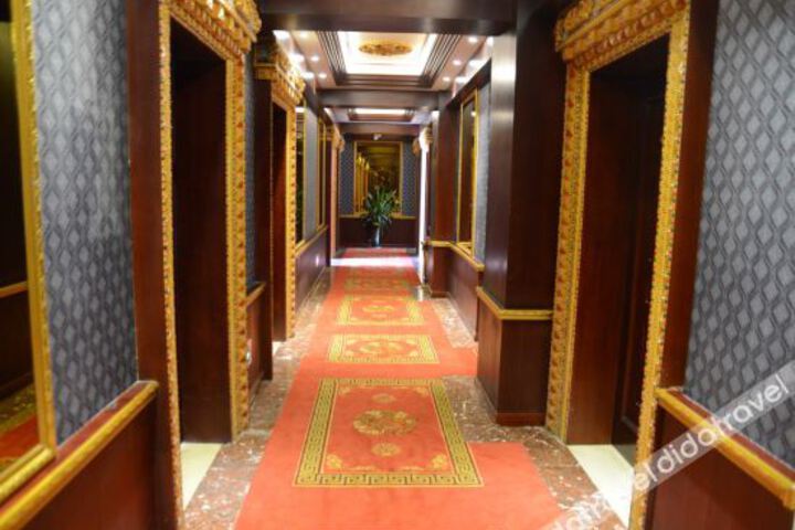 Hotel Interior 11 of 27