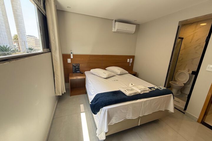 Room 17 of 37