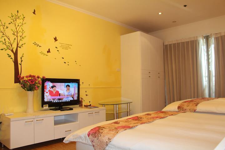Room 4 of 51