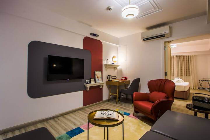Room 19 of 38