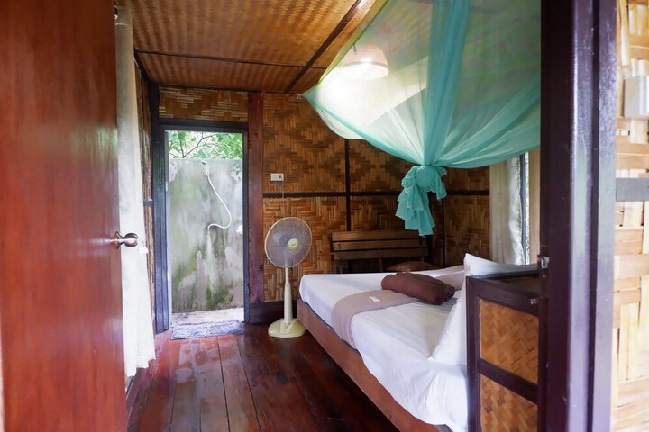 Room 28 of 38