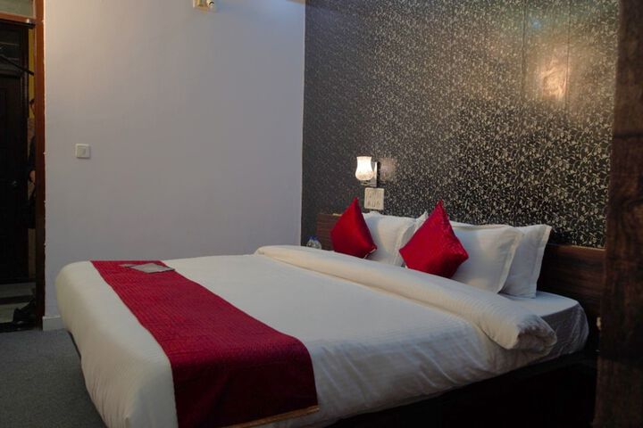 Room 10 of 31