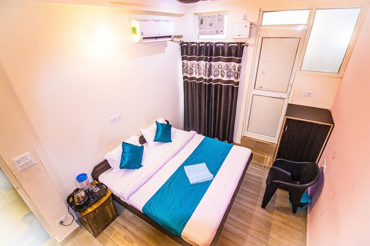 Room 2 of 46