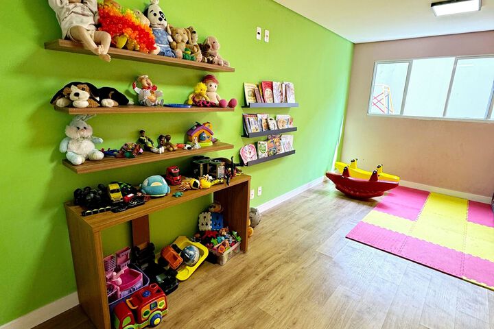 Room 8 of 14