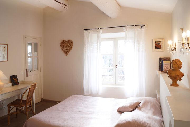 Room 4 of 79