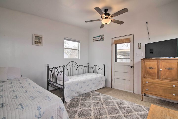 Room 4 of 33