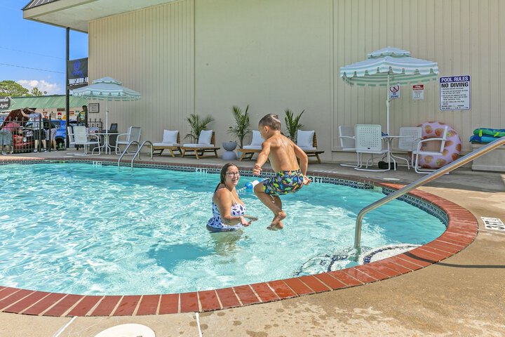 Pool 102 of 115