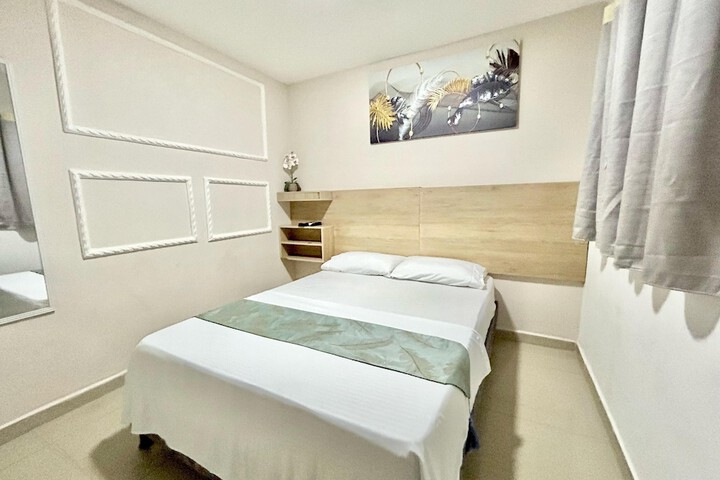 Room 15 of 19
