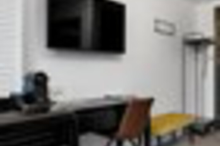 Room 152 of 219