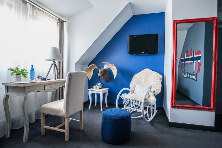 Room 6 of 54