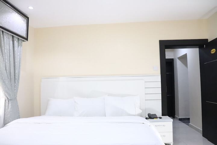 Room 11 of 31