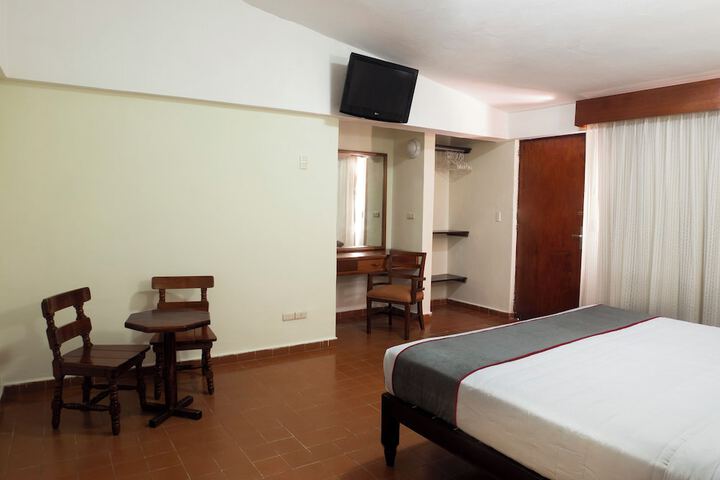 Room 37 of 182