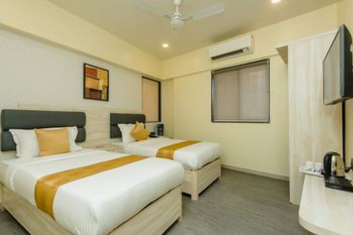 Room 11 of 22