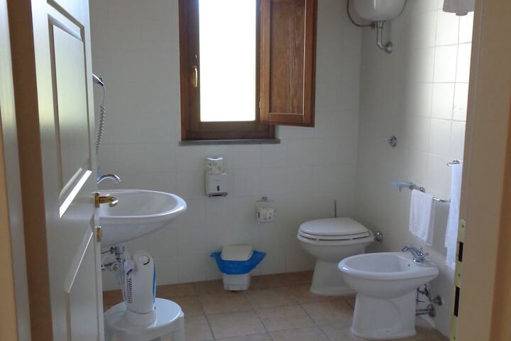 Room 16 of 35
