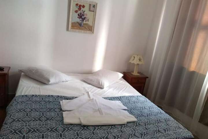 Room 6 of 35