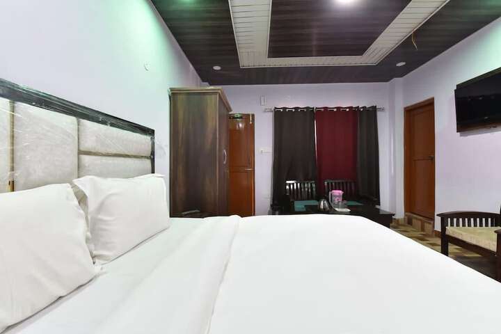 Room 17 of 25