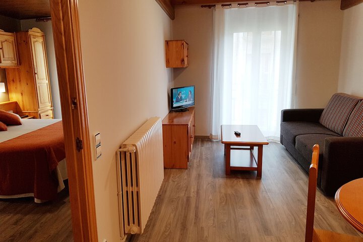 Room 33 of 41