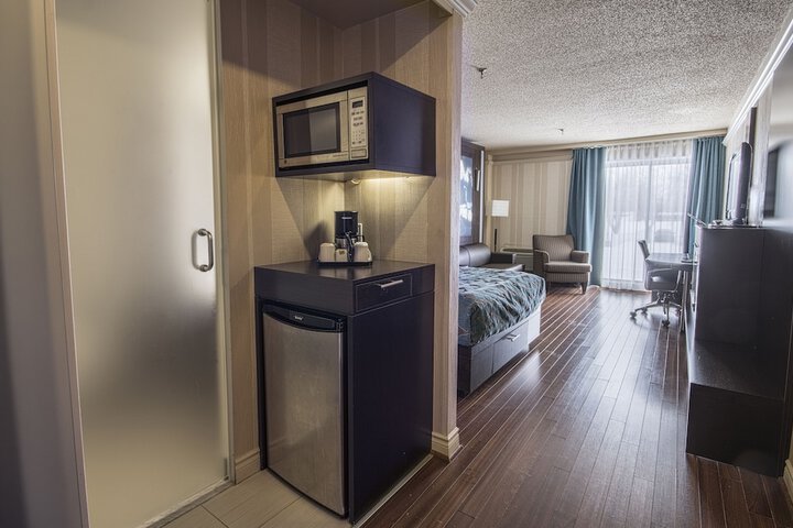 Room 76 of 132