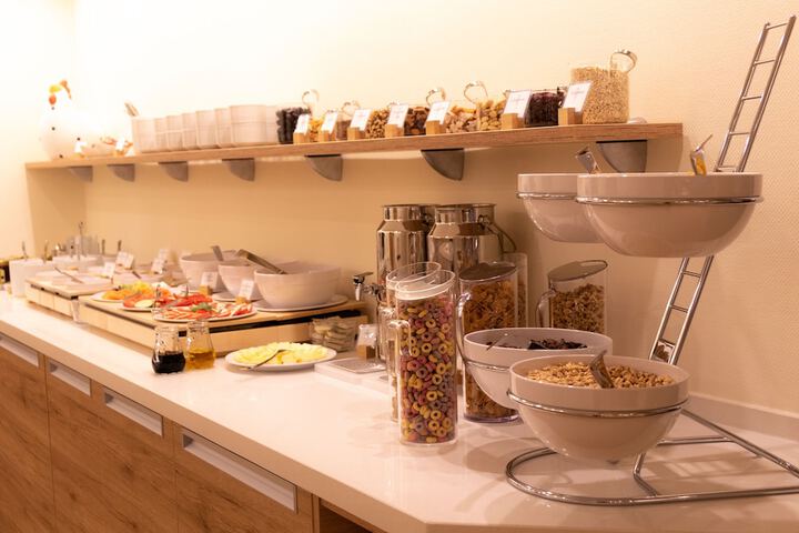 Breakfast/Coffee Service 100 of 138