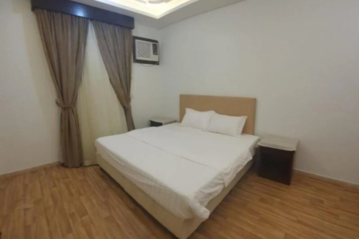 Room 6 of 11