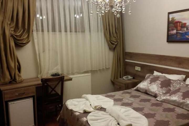 Room 15 of 28