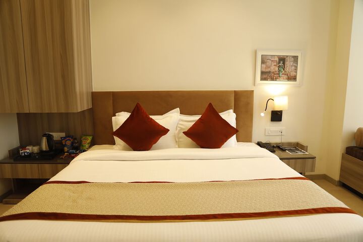 Room 52 of 94