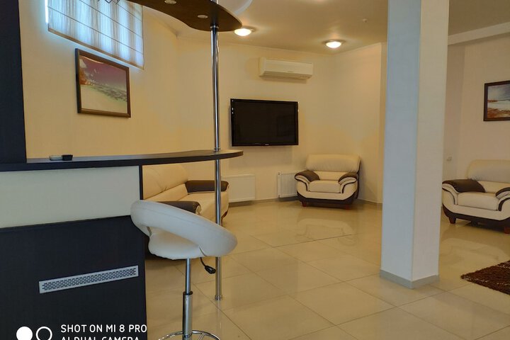 Room 25 of 29
