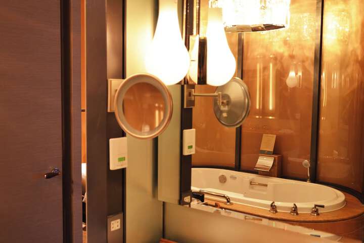 Room 30 of 61