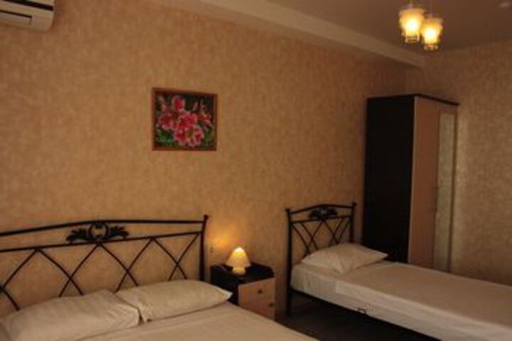 Room 130 of 176